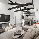 Luxury Apartment Golden Triangle Ac