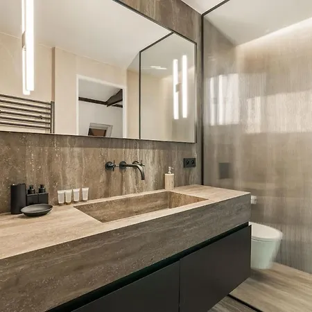 Luxury Golden Triangle Ac Appartamento *