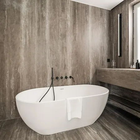 Luxury Golden Triangle Ac Appartamento