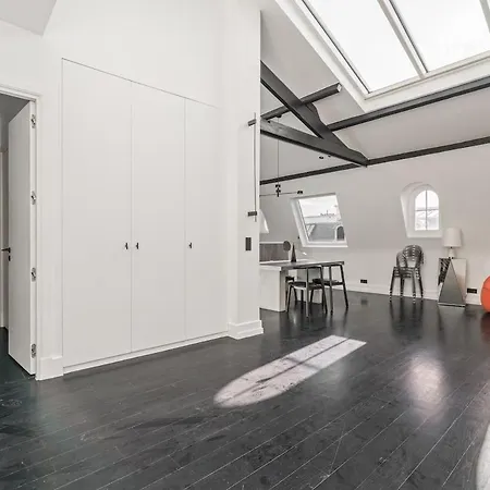 Luxury Golden Triangle Ac Appartamento