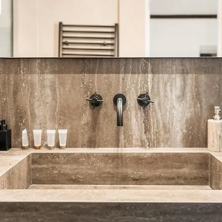 Luxury Golden Triangle Ac Appartamento *